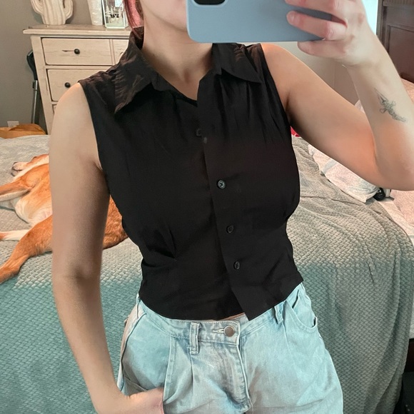 NWT Fashion Nova Back Short Sleeve Button down Top - Picture 2 of 10